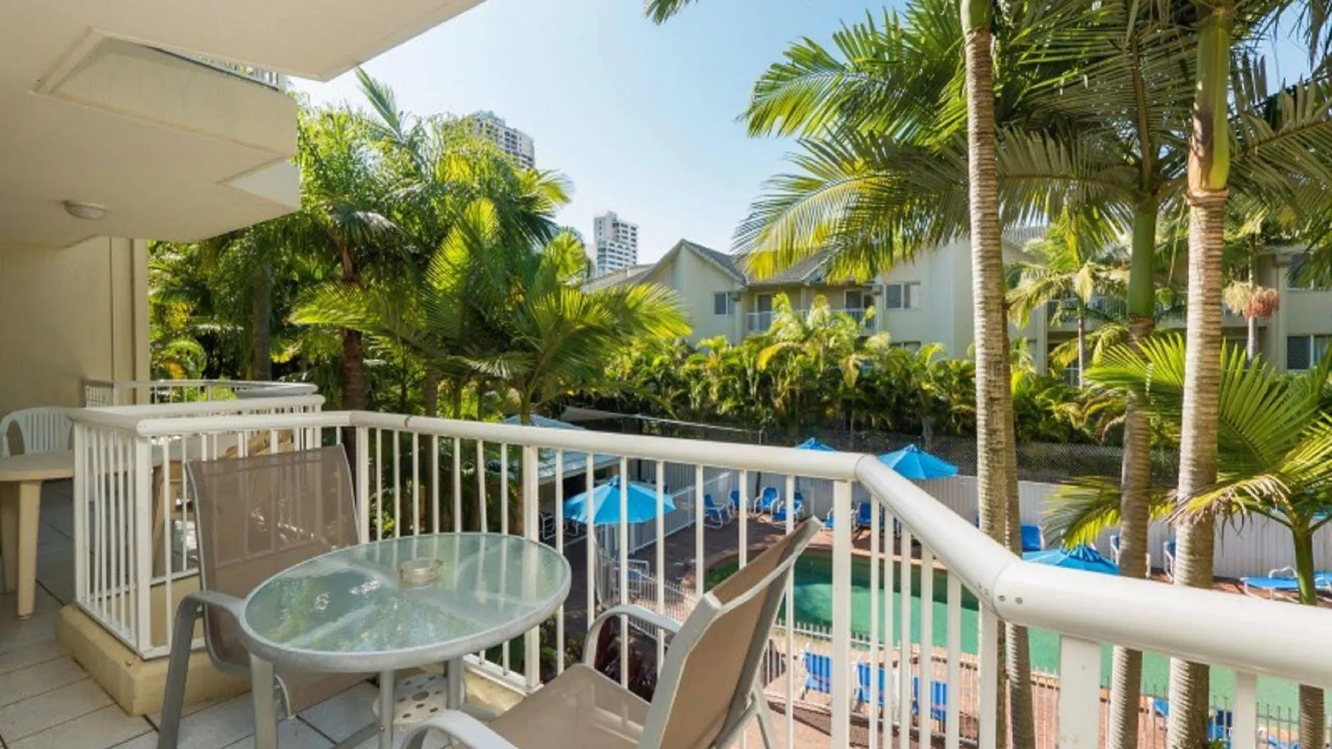 Surfers Tropique Holiday Apartments Gold Coast