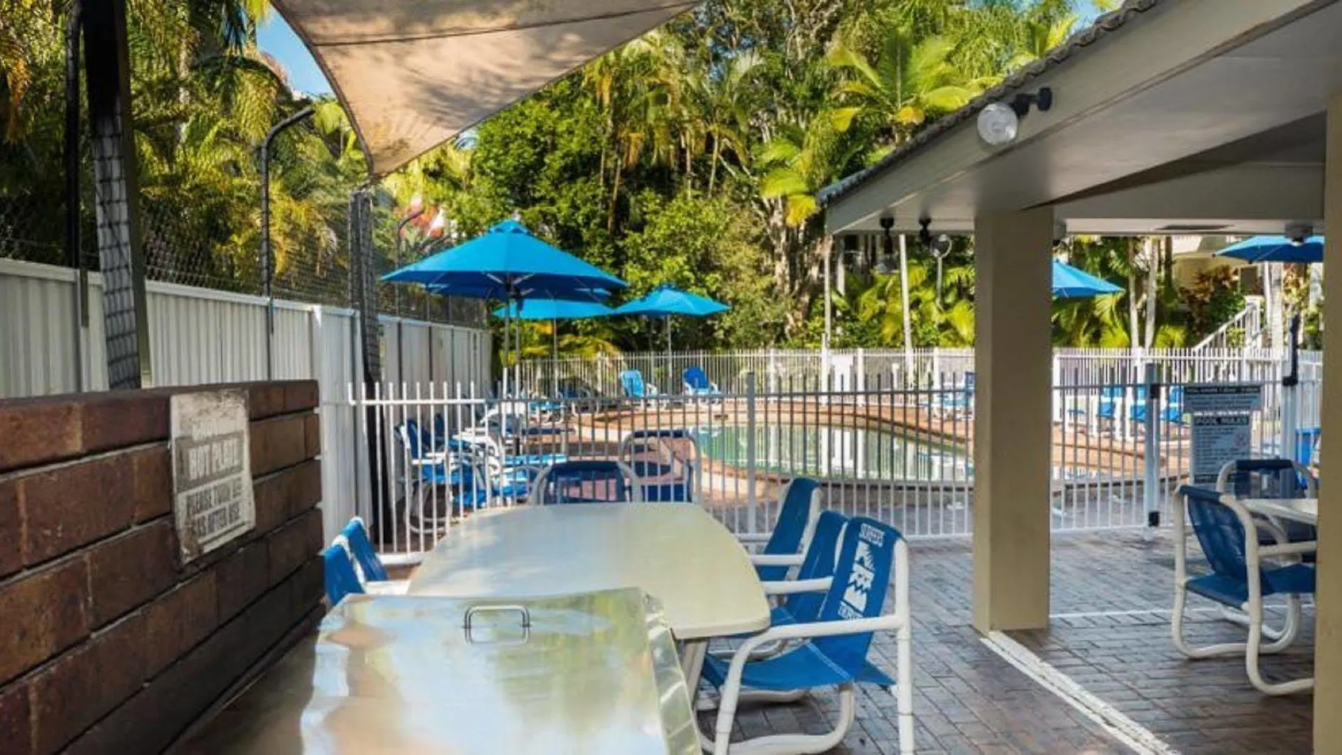 Surfers Tropique Holiday Apartments Gold Coast 3*,  Australia
