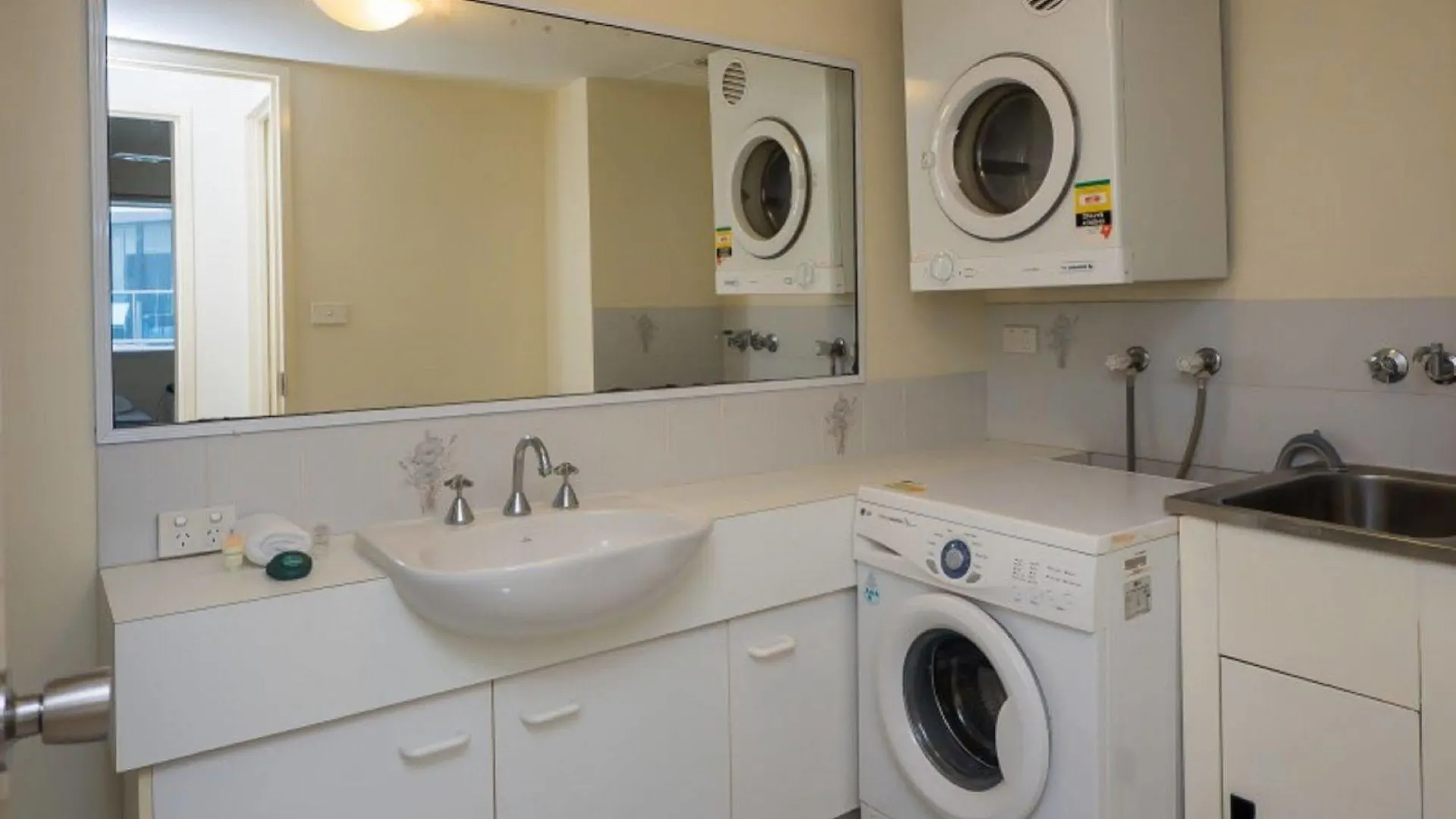 Surfers Tropique Holiday Apartments Gold Coast Resort