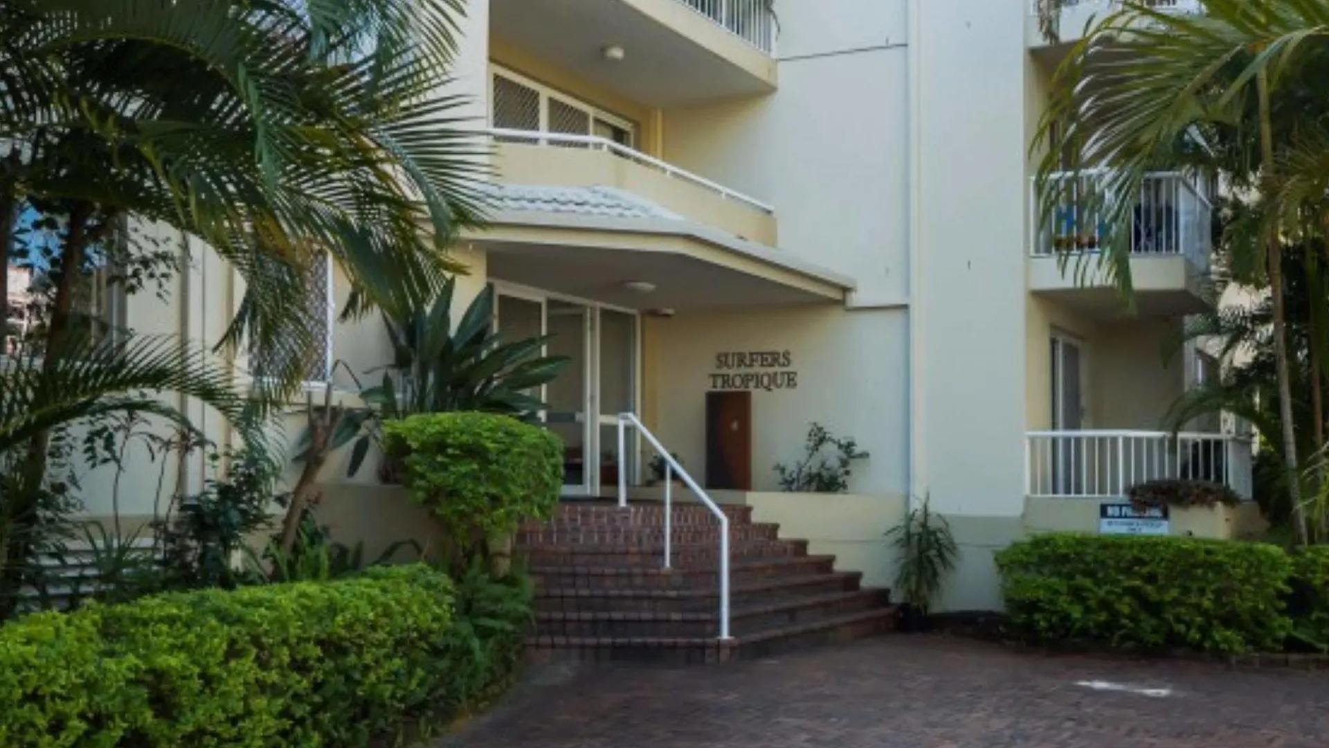 *** Resort Surfers Tropique Holiday Apartments Gold Coast Australia