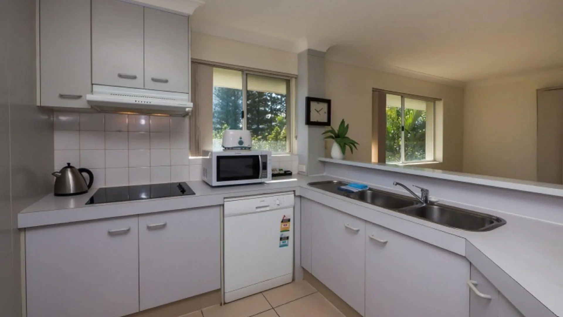 Surfers Tropique Holiday Apartments Gold Coast Resort